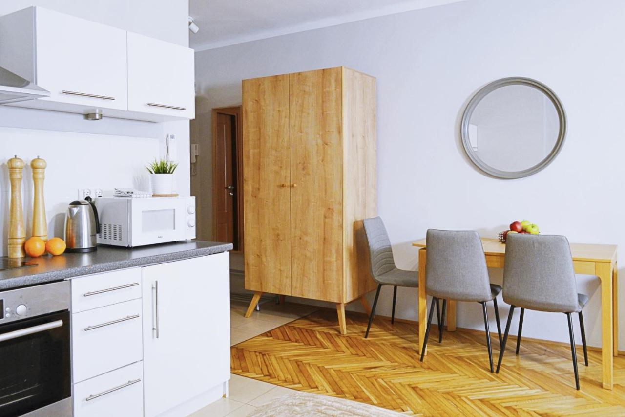 21 Florianska Street Aparthotel