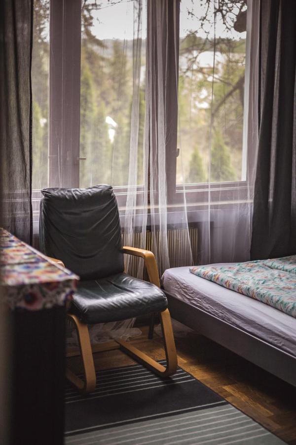 Bed & Breakfast 4 Couples & 4 Friends