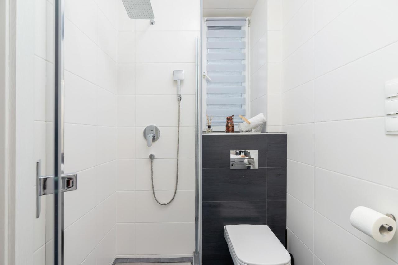 Trendy By Renters Apartment Krakow