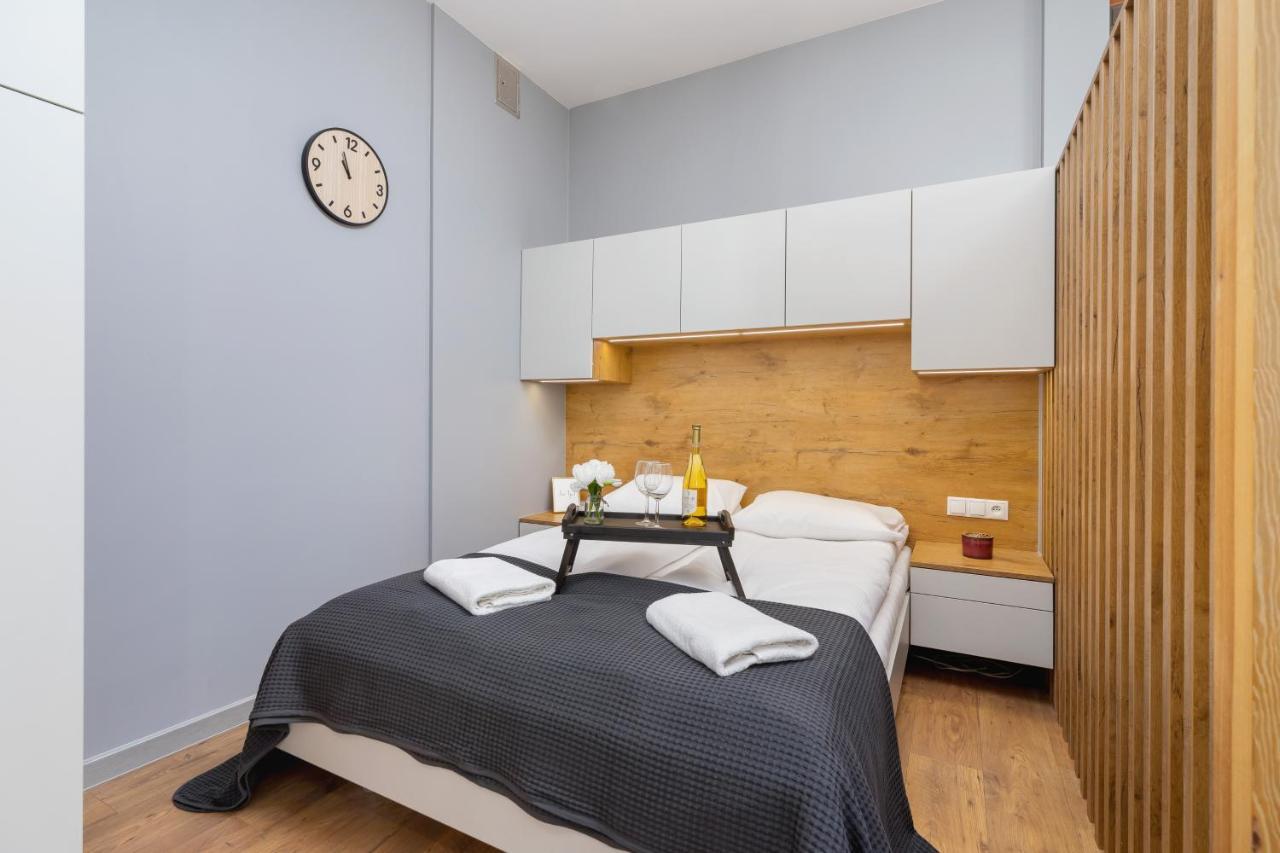 Trendy By Renters Apartment