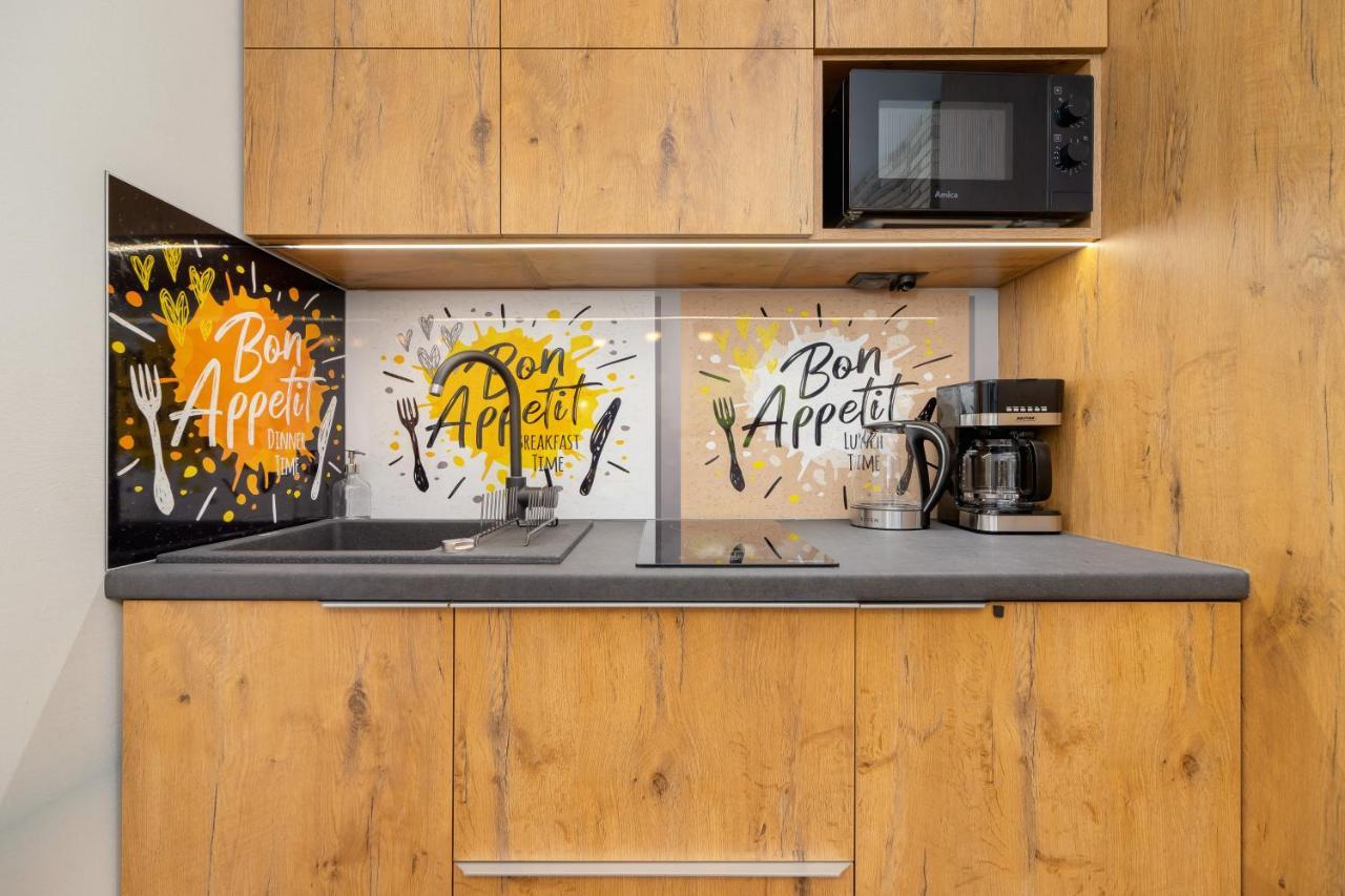 Trendy By Renters Apartment