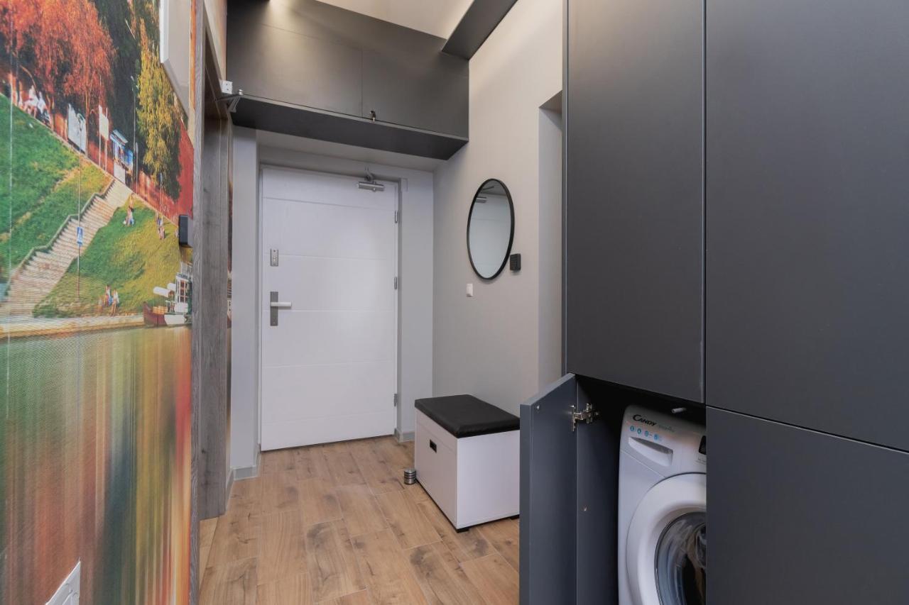 Trendy By Renters Apartment
