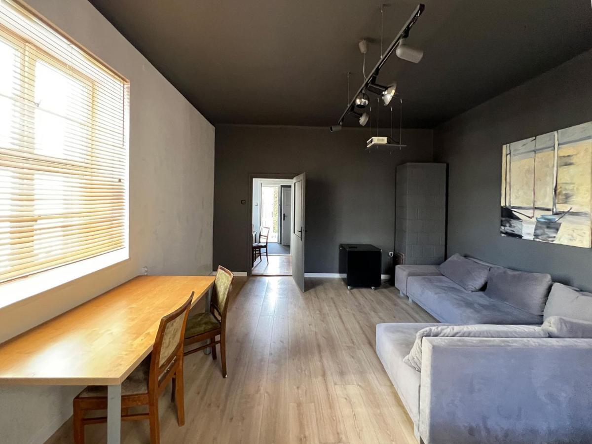 Industrial - Jewish Quarter By Upstairs Apartment *