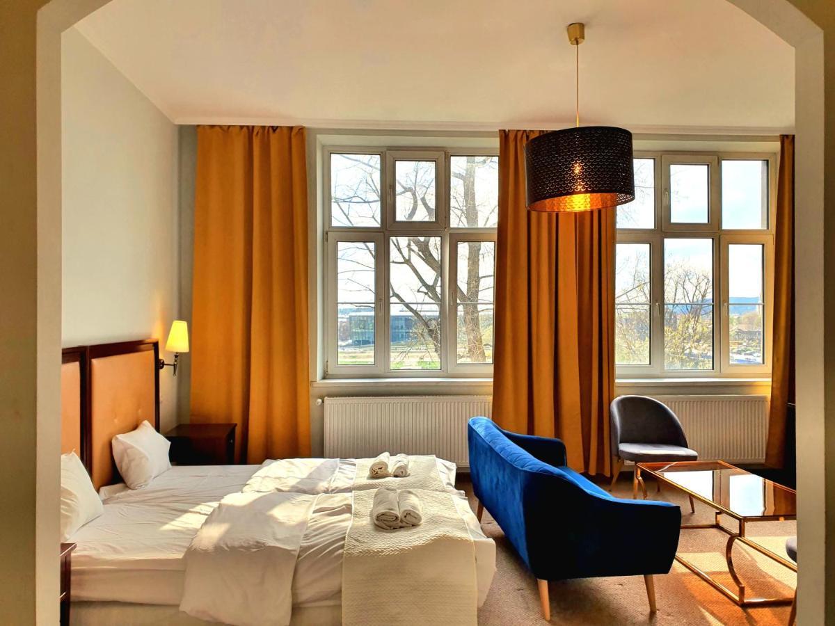 Cracow Gasthof 2*
