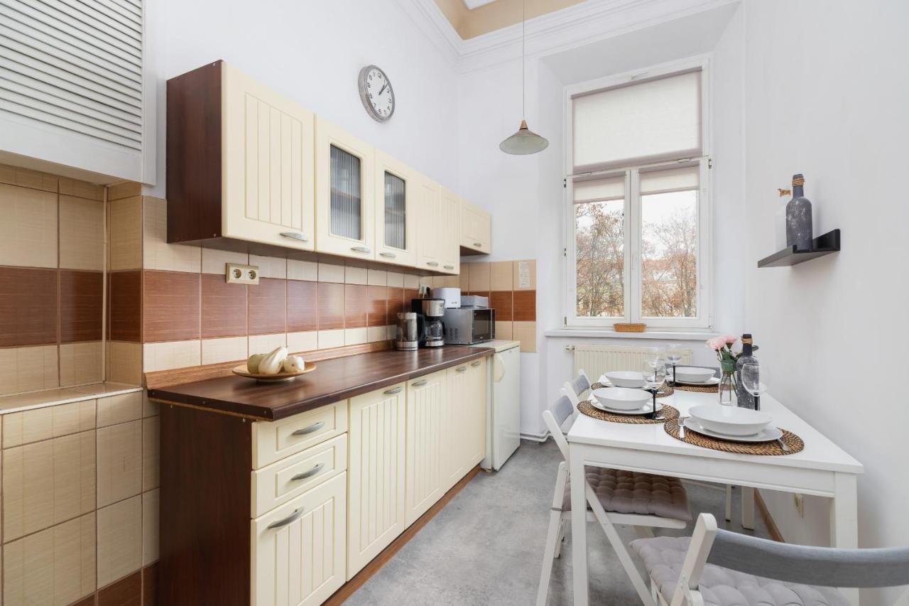 Apartment Podwale Uj Downtown Cracow By Renters Krakow