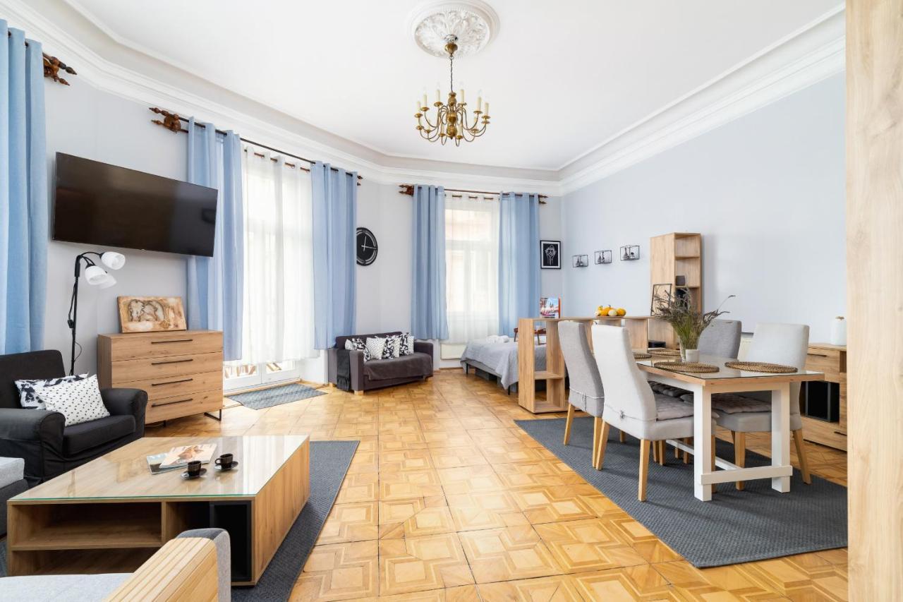 Apartment Podwale Uj Downtown Cracow By Renters Krakow