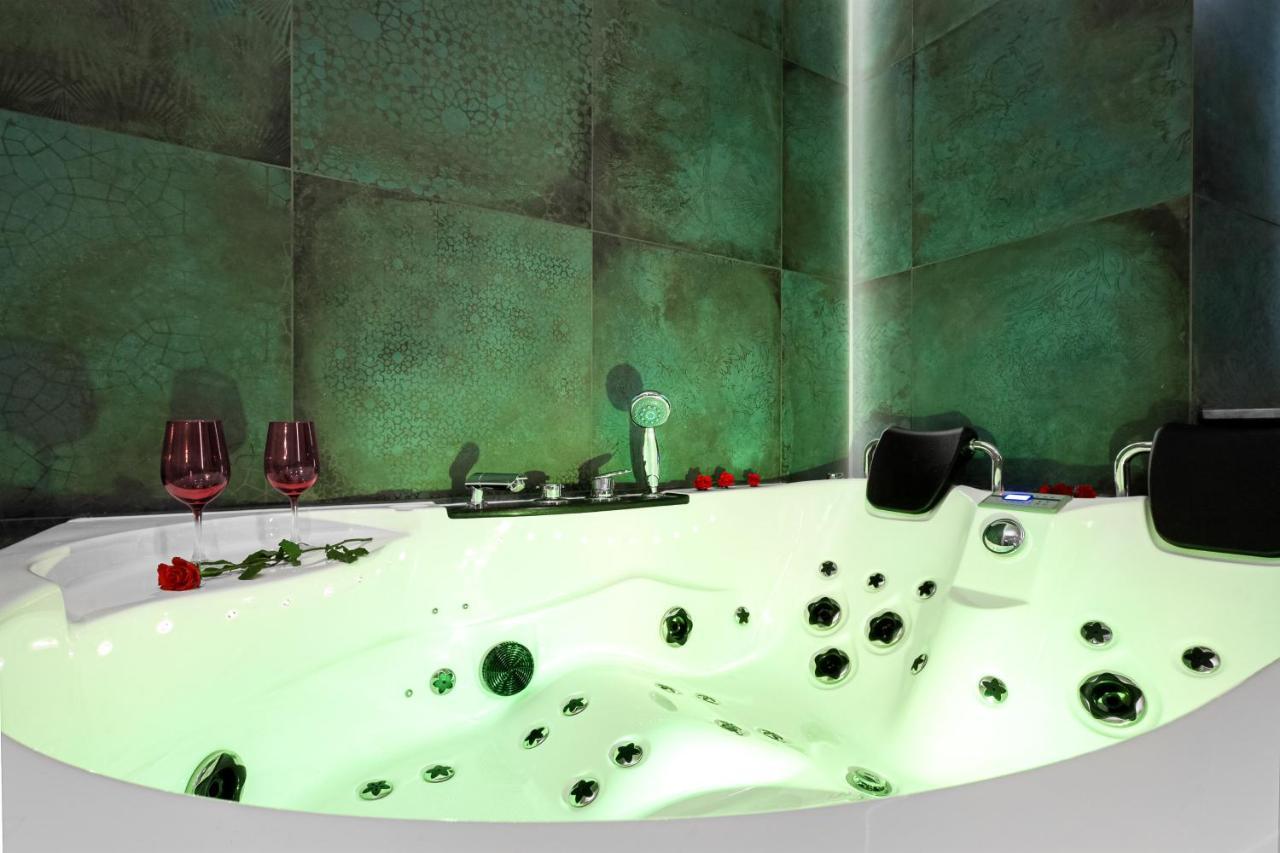 Jacuzzi & Bike Apartment,