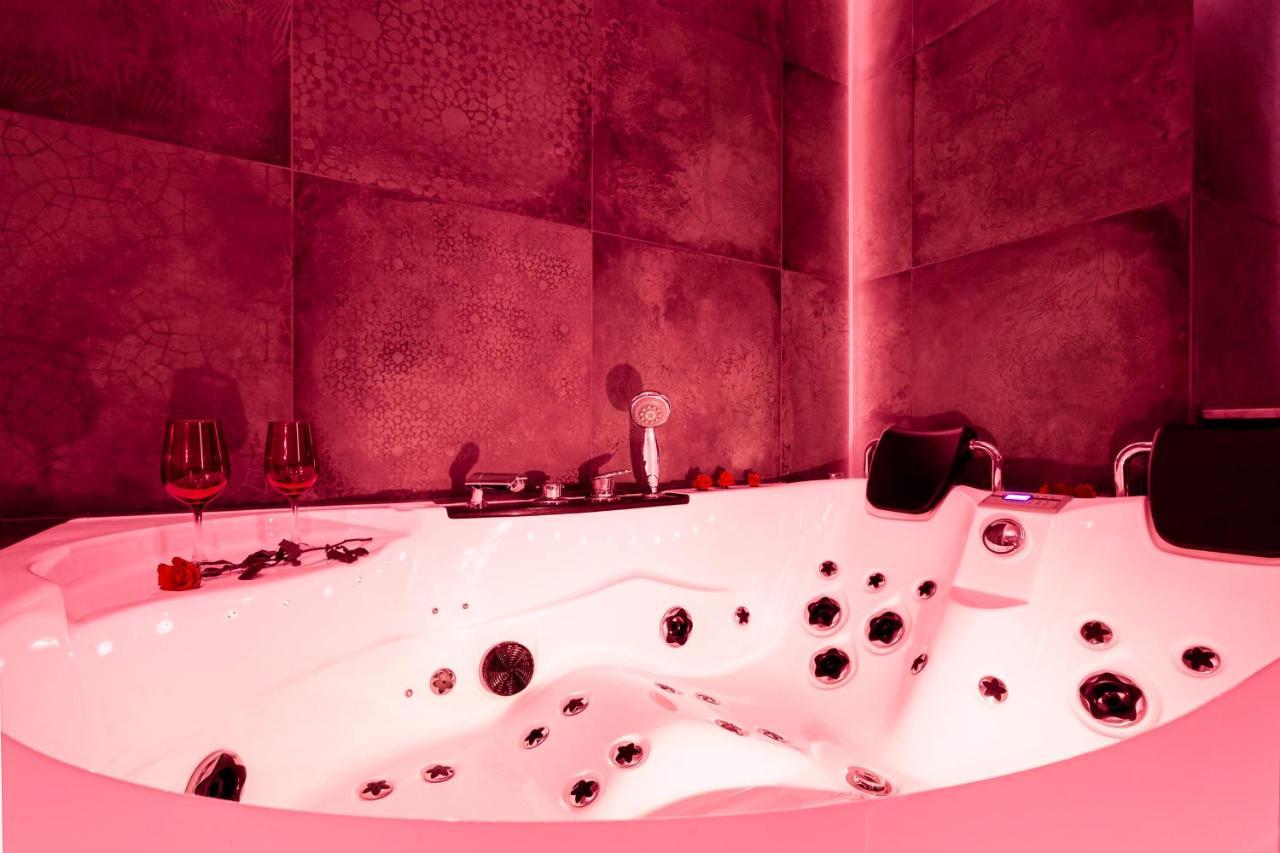 Appartement Jacuzzi & Bike Apartment, *