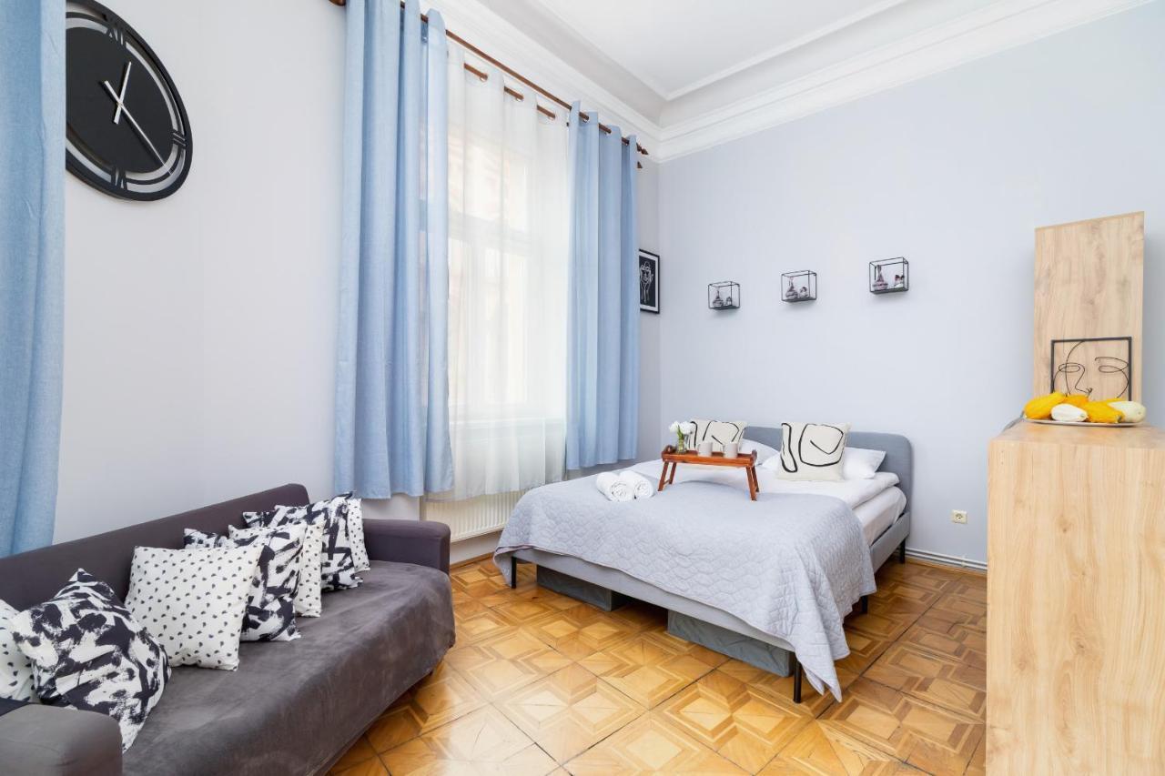 Apartment Podwale Uj Downtown Cracow By Renters *