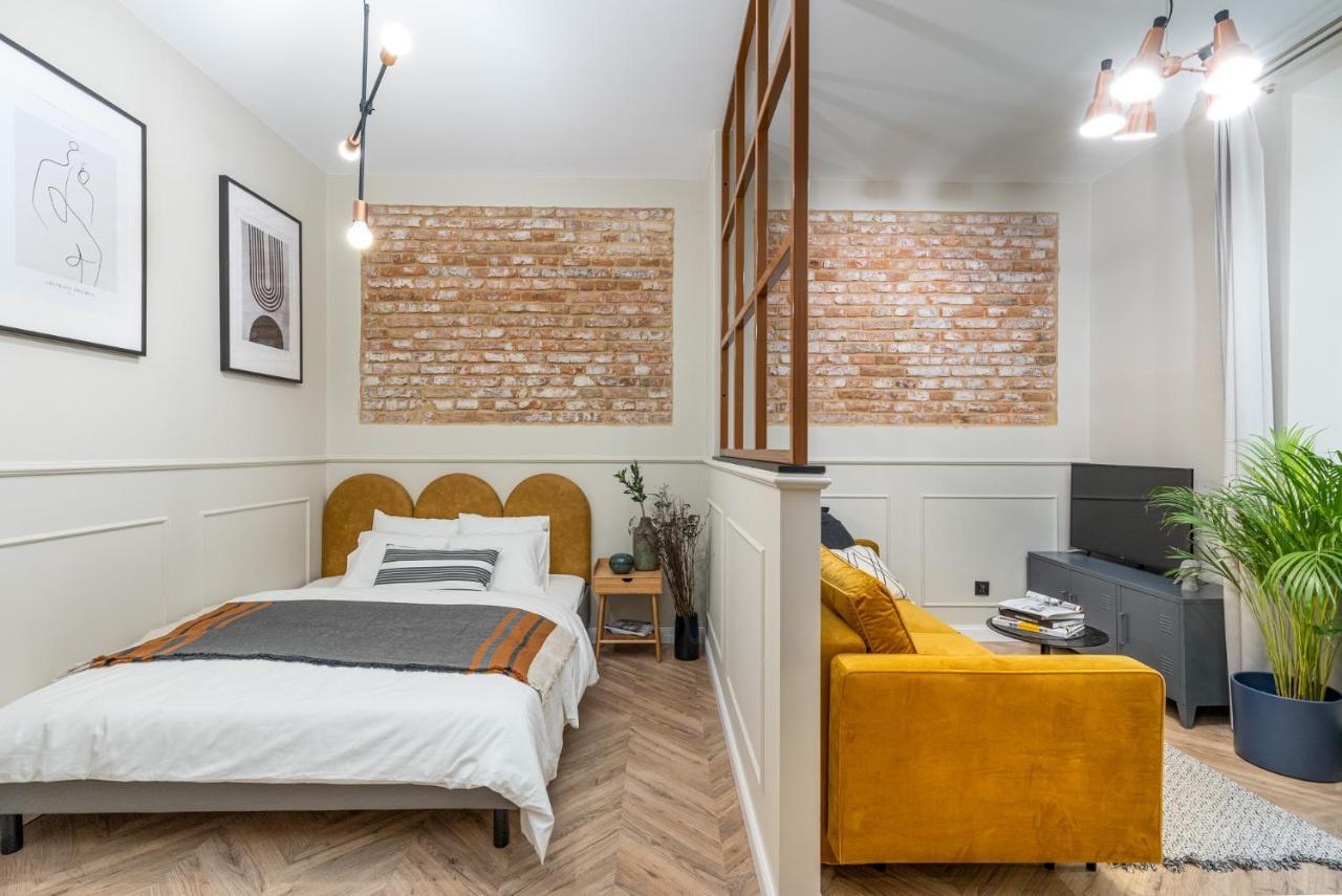 Househost : Topolowa 26/17
