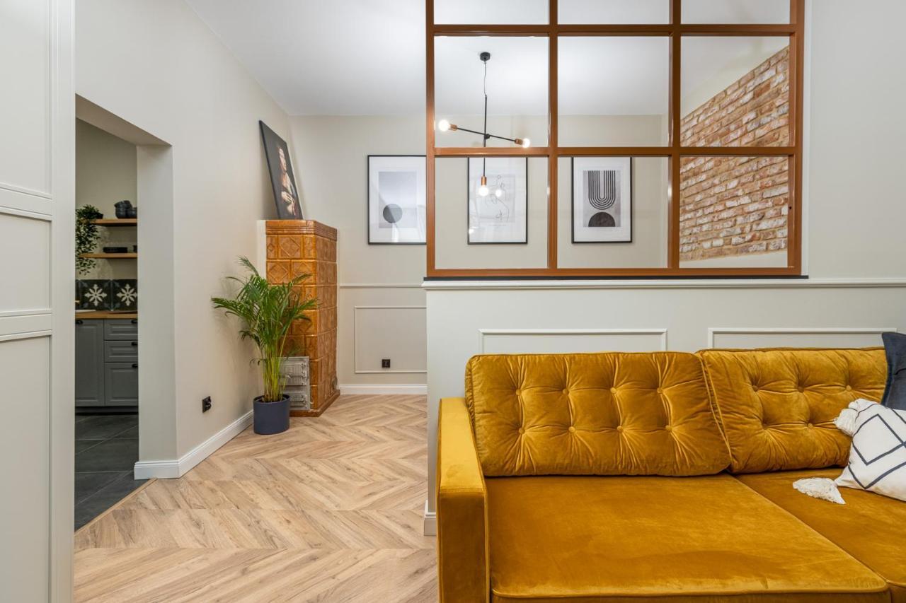 Househost : Topolowa 26/17