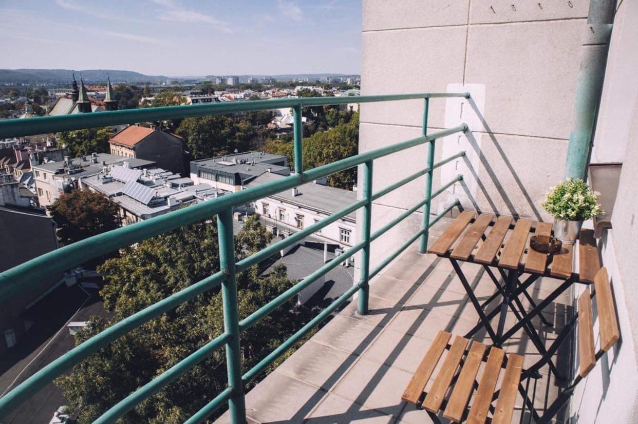 Apartment Best For Short In Center