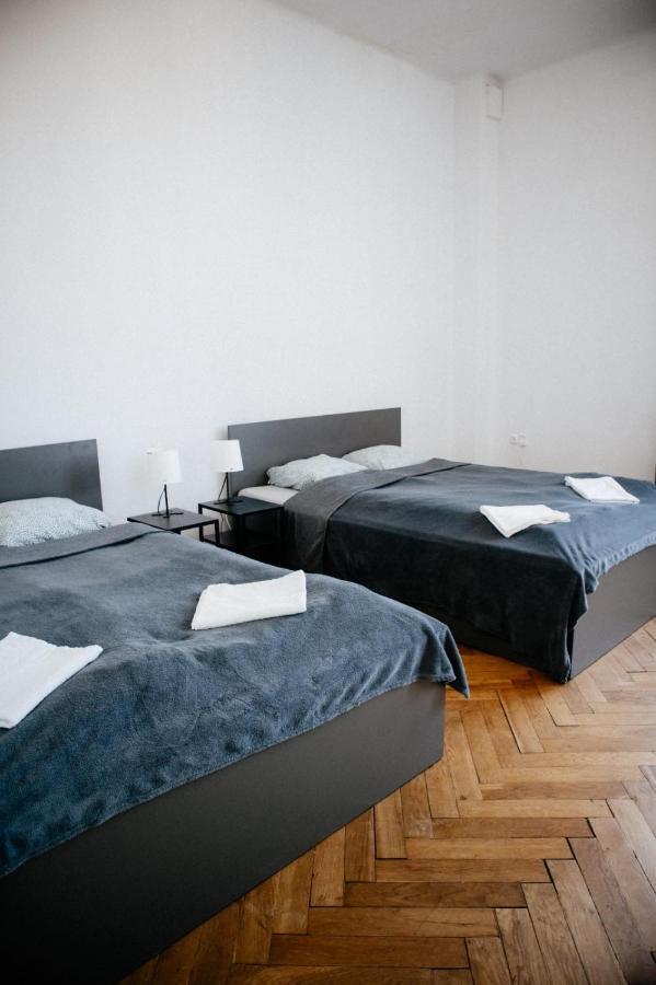 Best For Short In Center Apartment