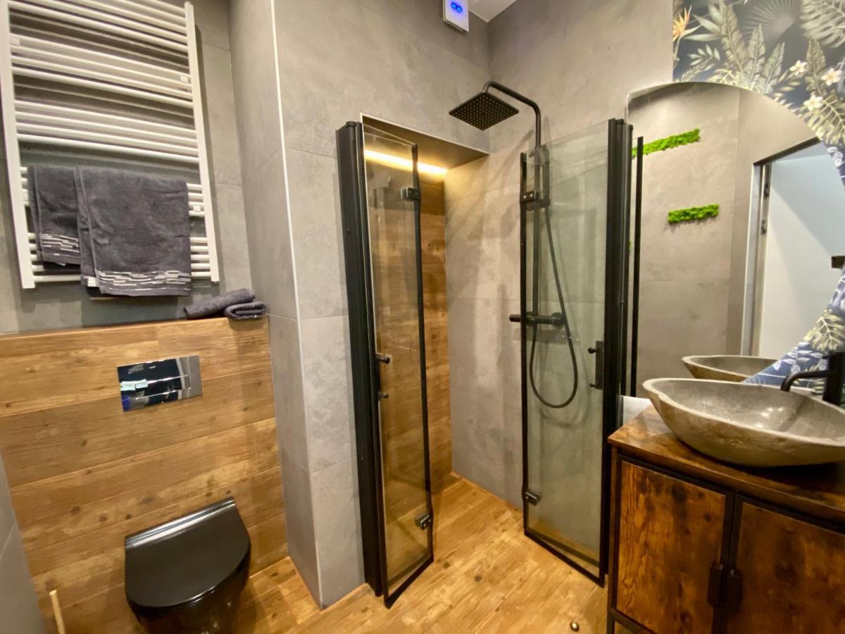 Z Jacuzzi Apartment *