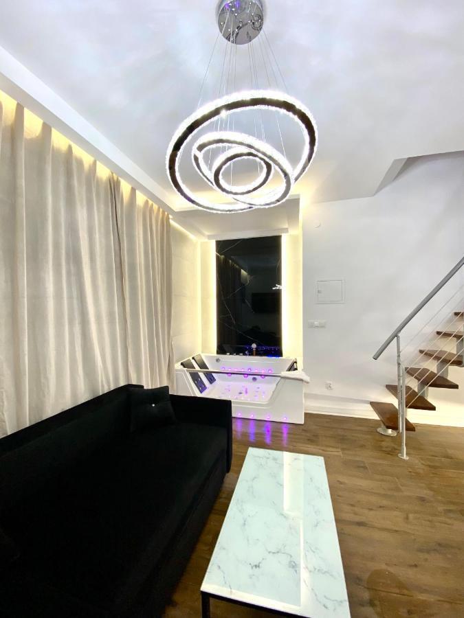 Z Jacuzzi Apartment