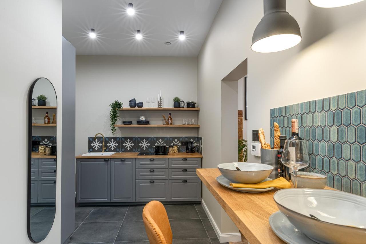 Househost : Topolowa 26/17 *