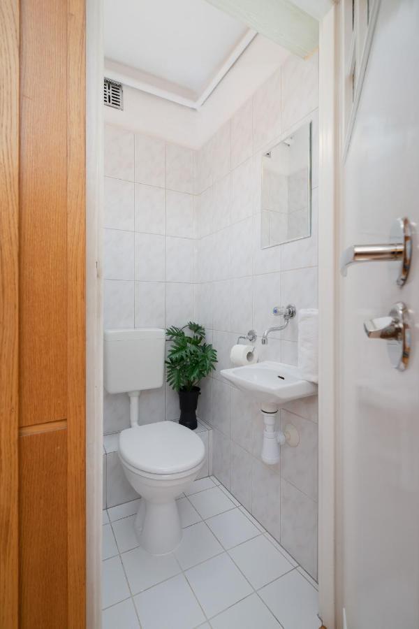 Jozefinska With Balcony Cracow By Renters * Krakow