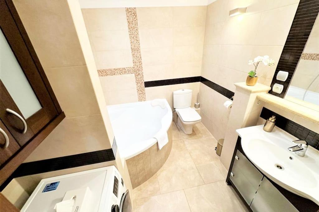 Exclusive Penthouse Near Citycenter 120m2 +netflix *
