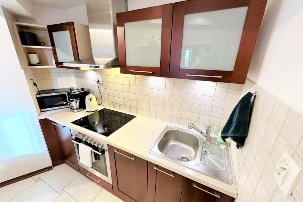 Exclusive Penthouse Near Citycenter 120m2 +netflix