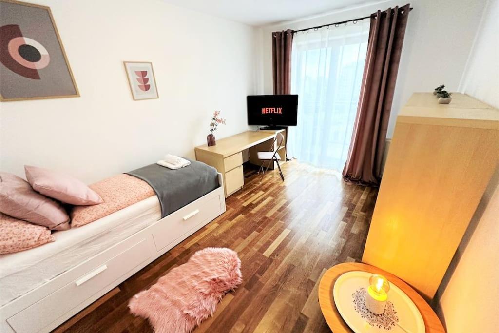Exclusive Penthouse Near Citycenter 120m2 +netflix * Krakau