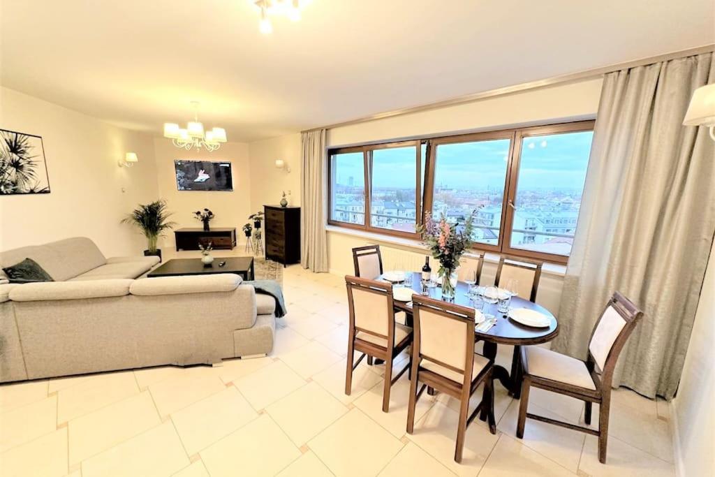 Exclusive Penthouse Near Citycenter 120m2 +netflix Appartement Krakau