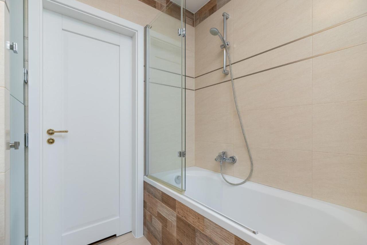 Politechnika Krakowska By Renters Prestige Krakau