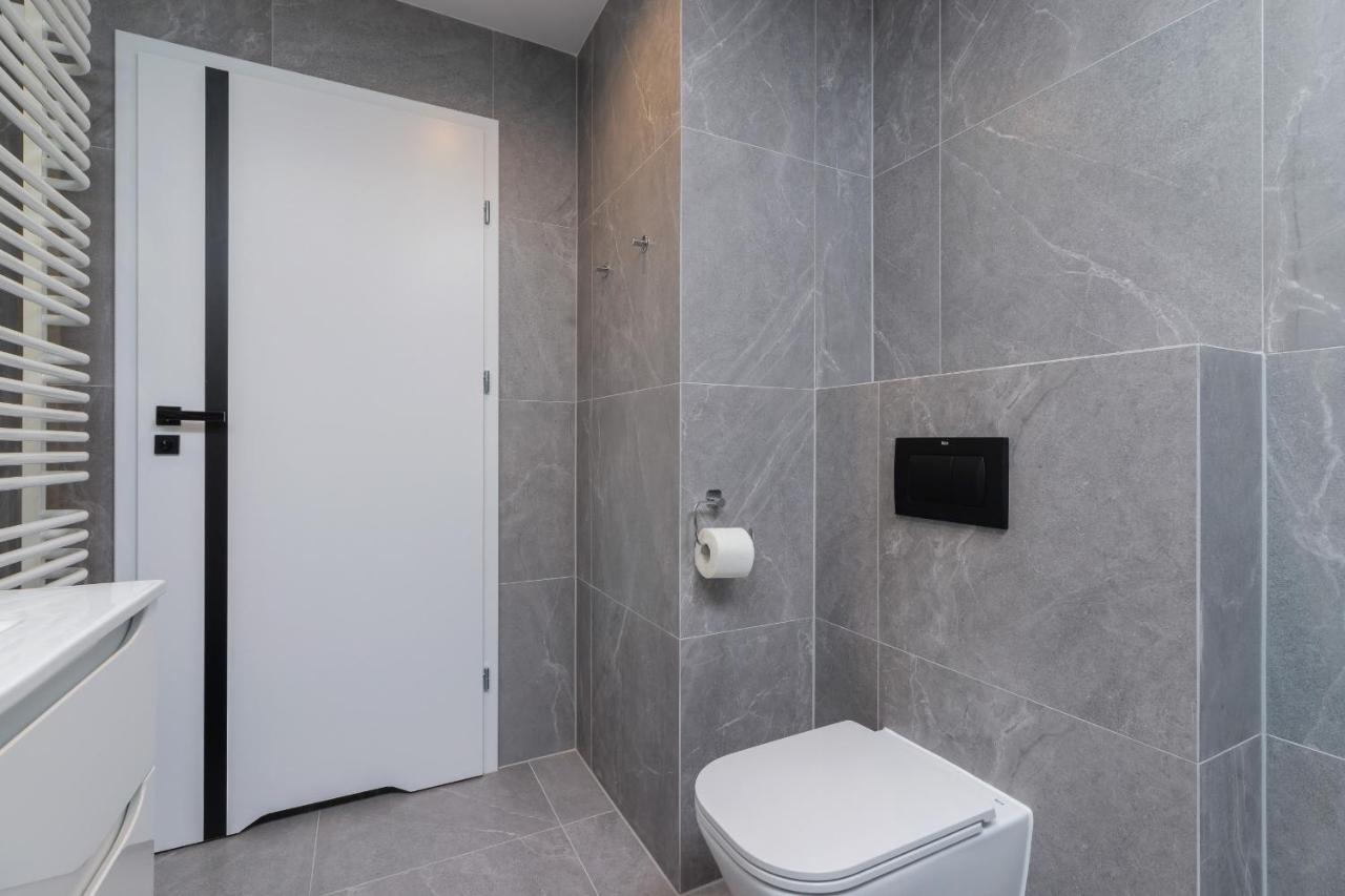 Apartment Studio With Ac Czarnowiejska By Renters