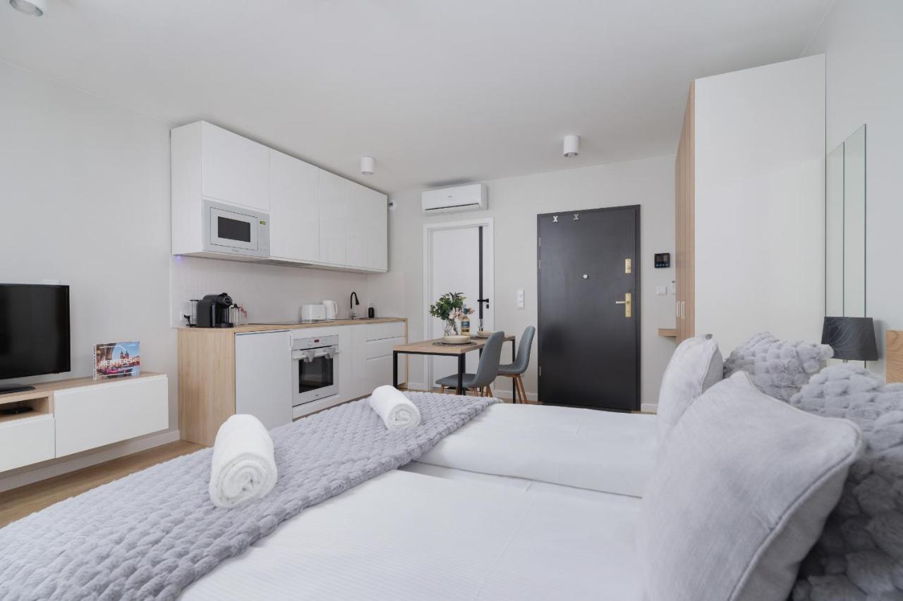 Studio With Ac Czarnowiejska By Renters Apartment Krakow