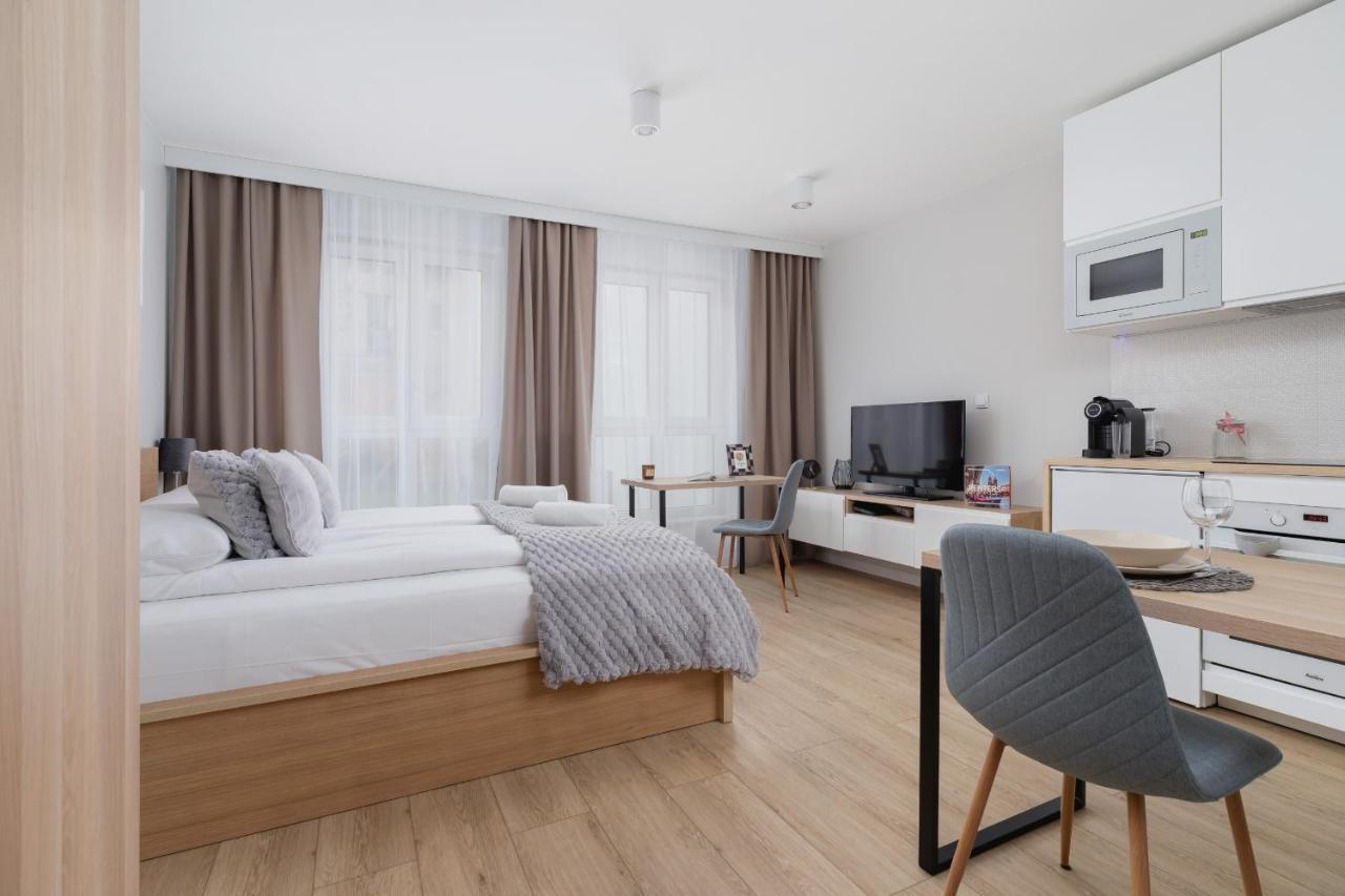 Apartment Studio With Ac Czarnowiejska By Renters Krakow