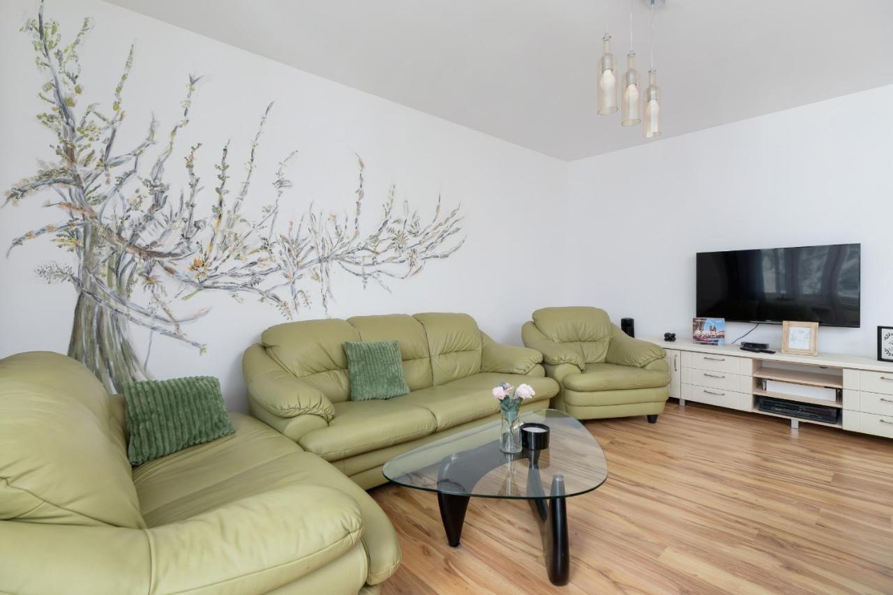 Grota Roweckiego Ruczaj Cracow By Renters Apartament Kraków