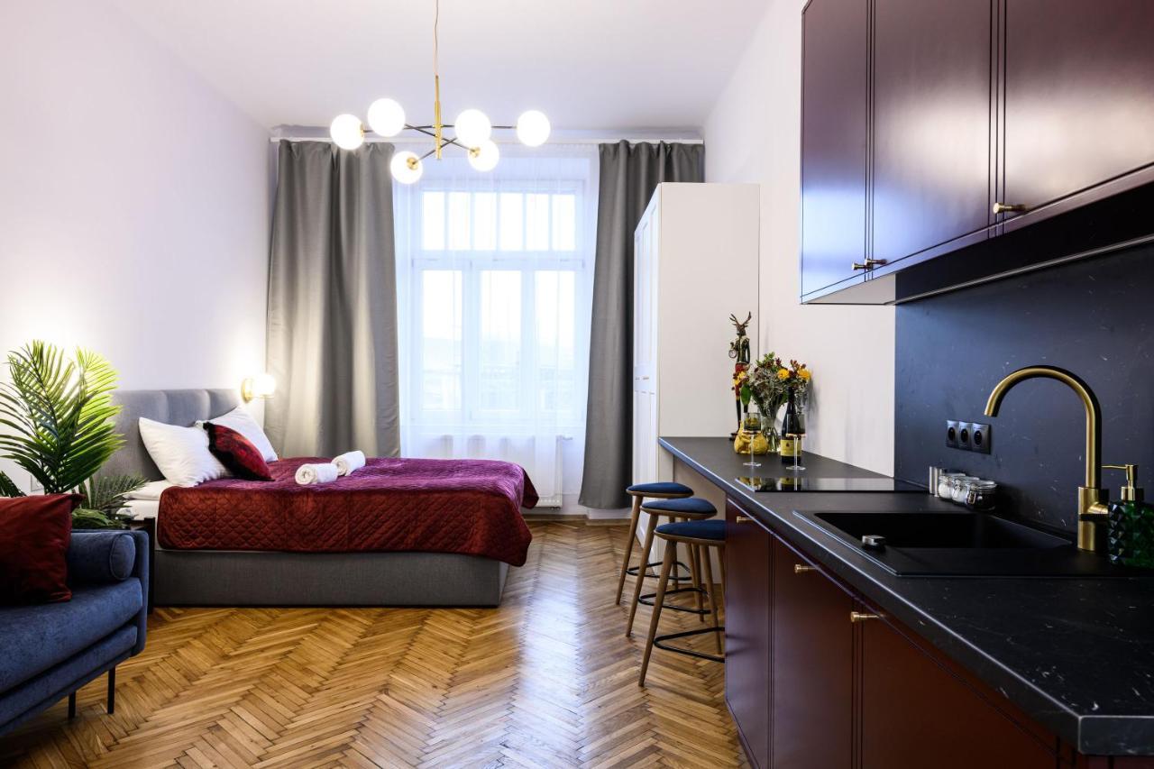 Unique Style Old Town - 25 Min From The Airport - By Homelike *