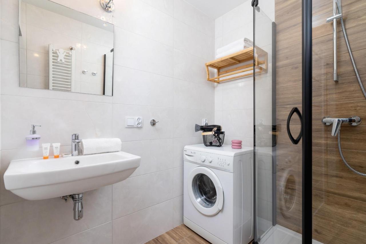 Grota Roweckiego Ruczaj Cracow By Renters