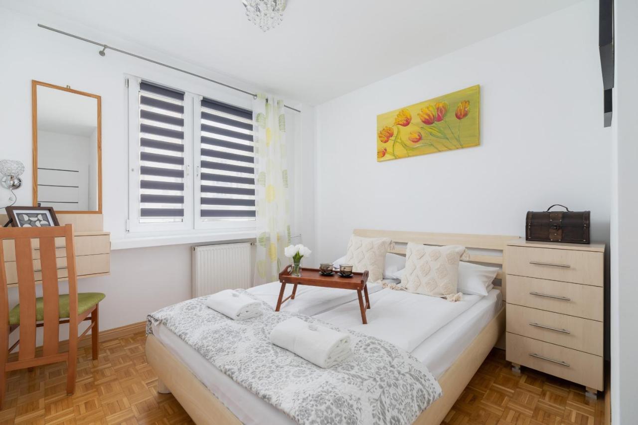 Grota Roweckiego Ruczaj Cracow By Renters Apartament Kraków