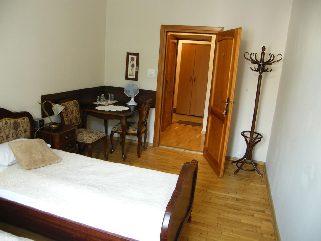 Kajzer Aparthotel 2*