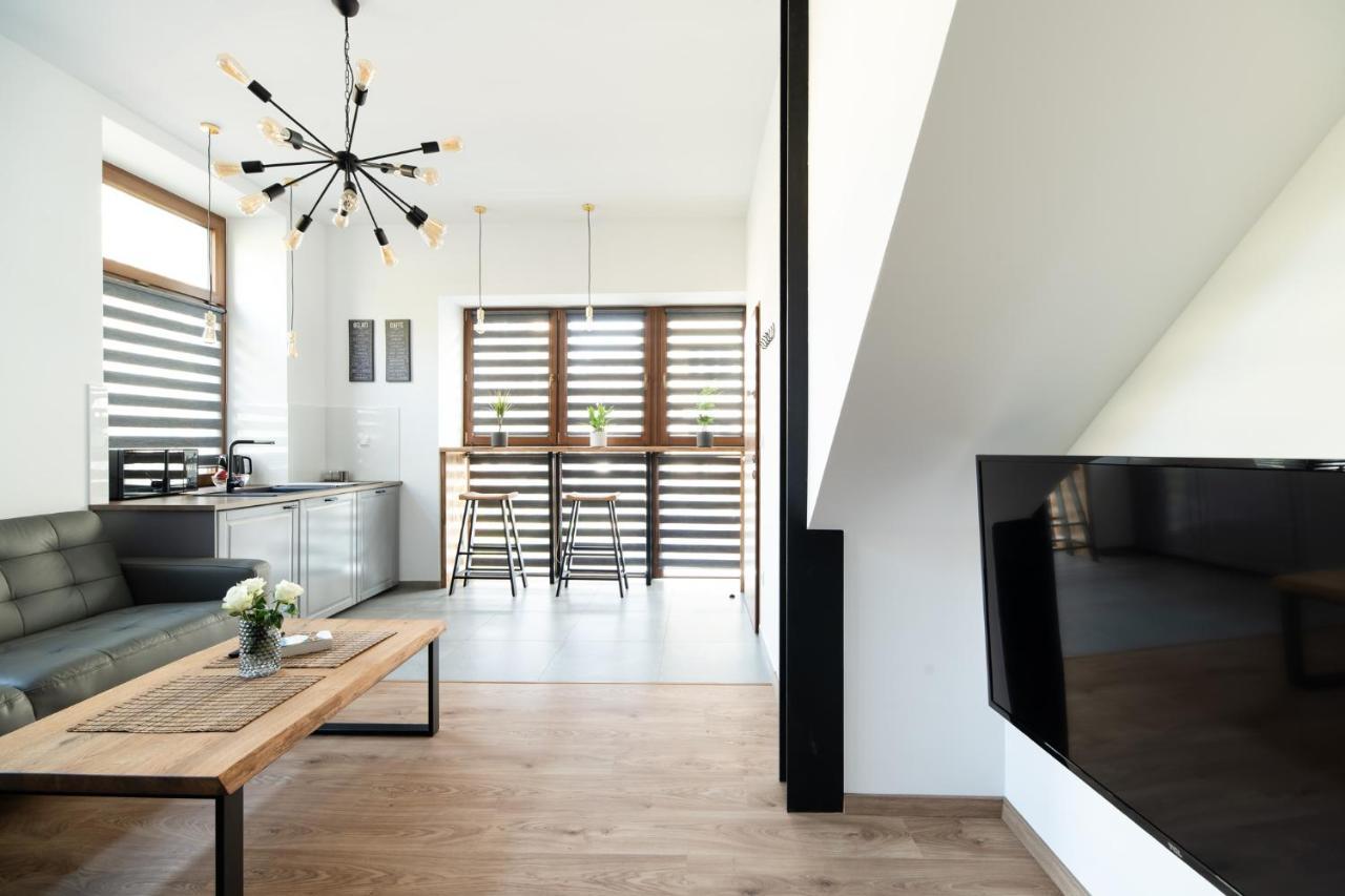 Neo Unique & Bright Apartments, Free Parking, 15min Old Town & Kazimierz - By Homelike Kraków