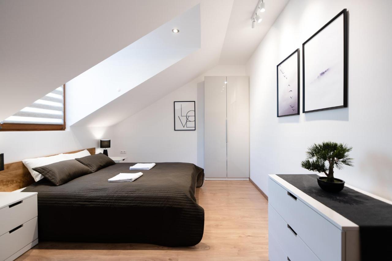 Apartment Neo Sky Apartment, Free Parking, 15 Min Walk Old Town&kazimierz - By Homelike