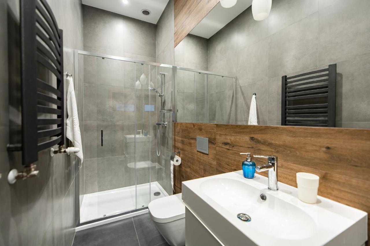 Apartment Neo Sky Apartment, Free Parking, 15 Min Walk Old Town&kazimierz - By Homelike *