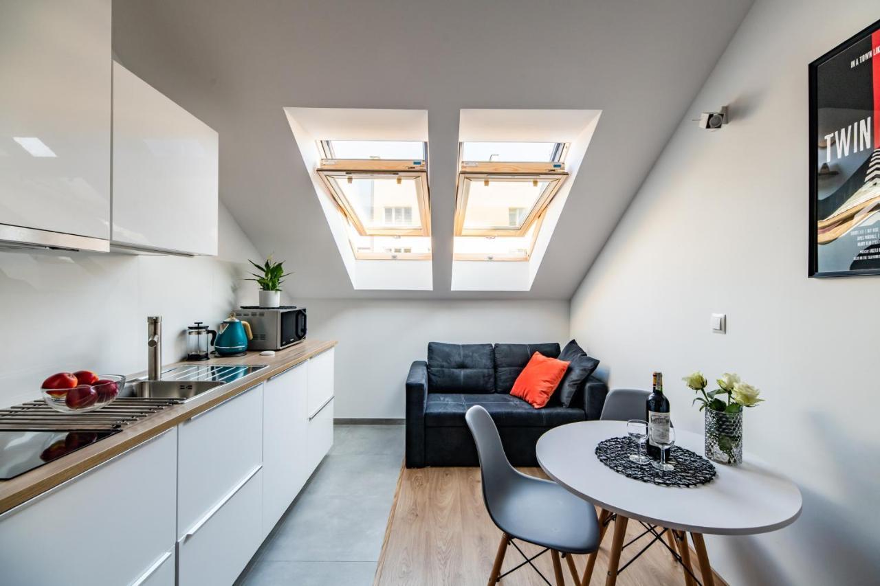 Neo Sky Apartment, Free Parking, 15 Min Walk Old Town&kazimierz - By Homelike Apartment Krakow