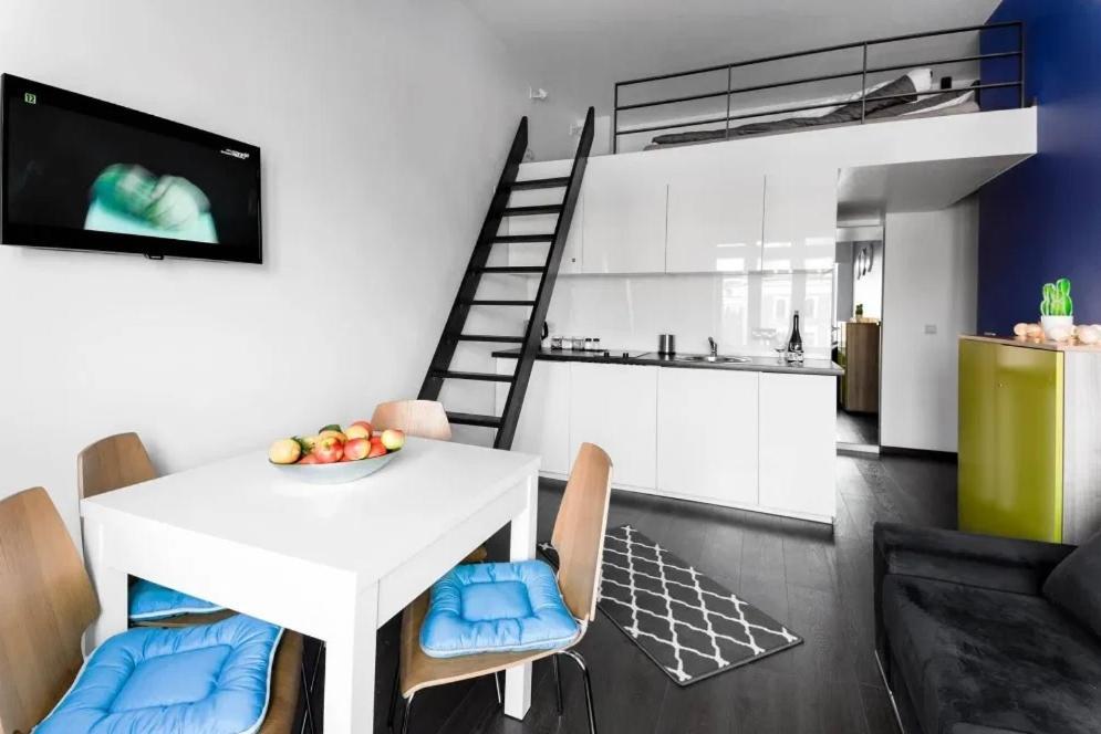 Tour Lubomirskiego 23 Appartement *