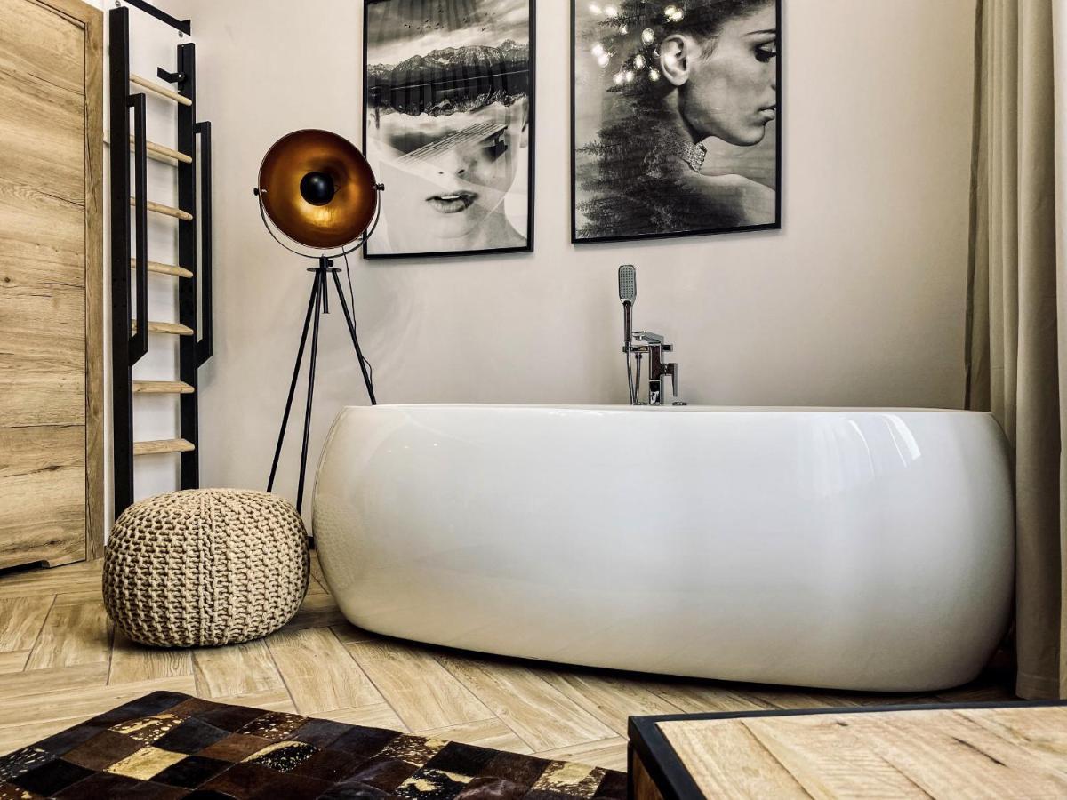 Premium Jacuzzi For Couples, Old Town