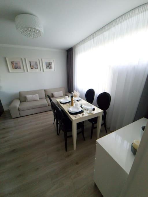 Uroczy, Jasny Apartament Oraz Bezplatny Parking! Apartment *