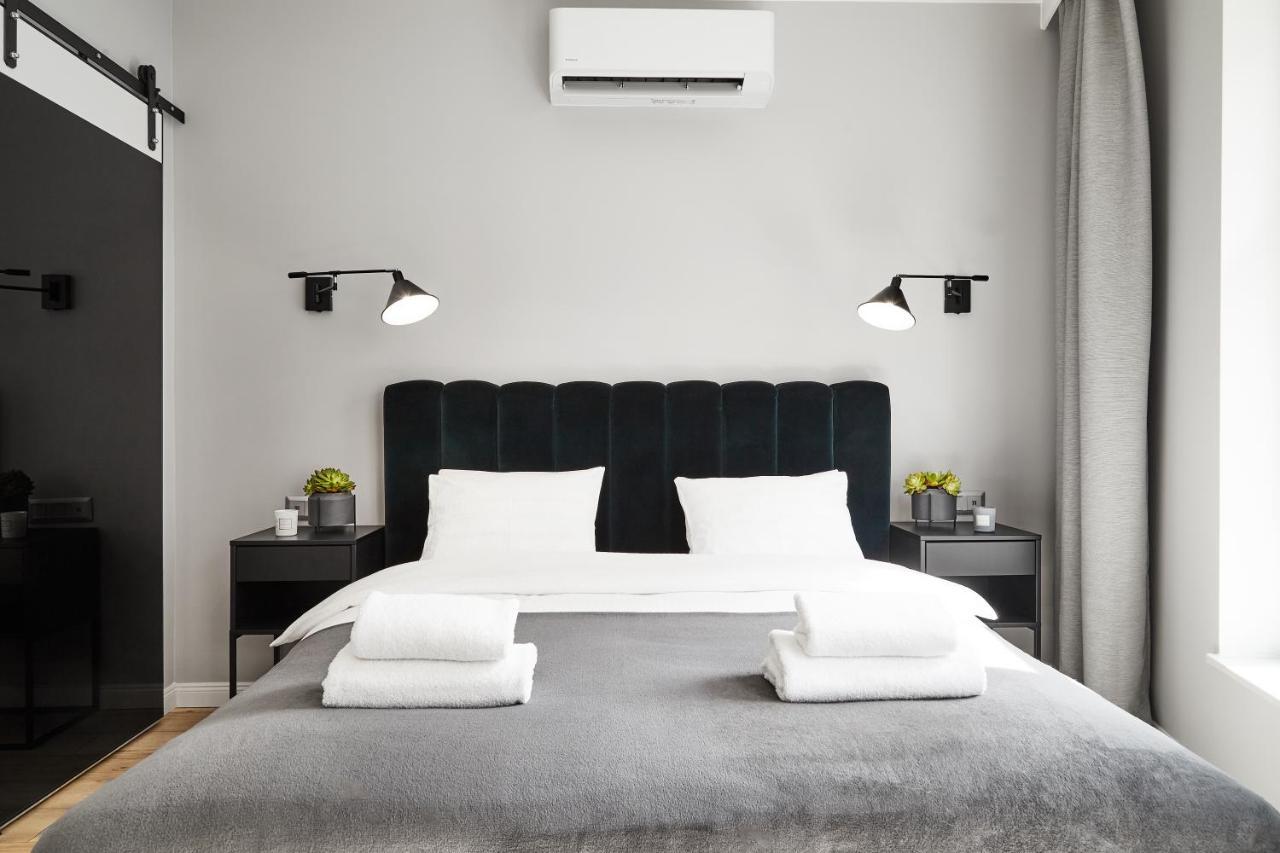 Househost :miodowa 42/4b Apartment *