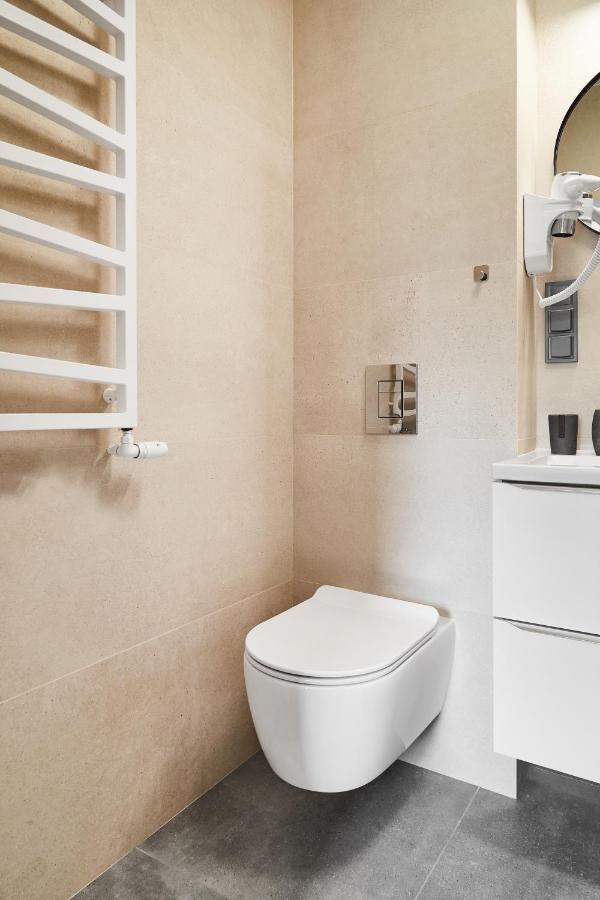 Househost :miodowa 42/4b Apartment