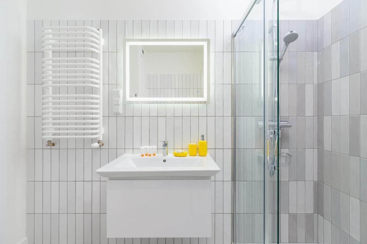Studio With Ac Czarnowiejska By Renters Krakow
