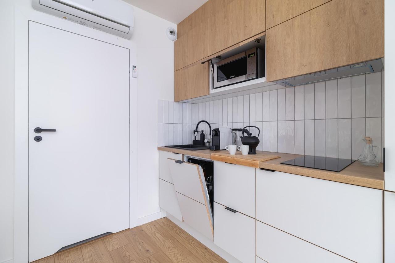 Apartment Studio With Ac Czarnowiejska By Renters