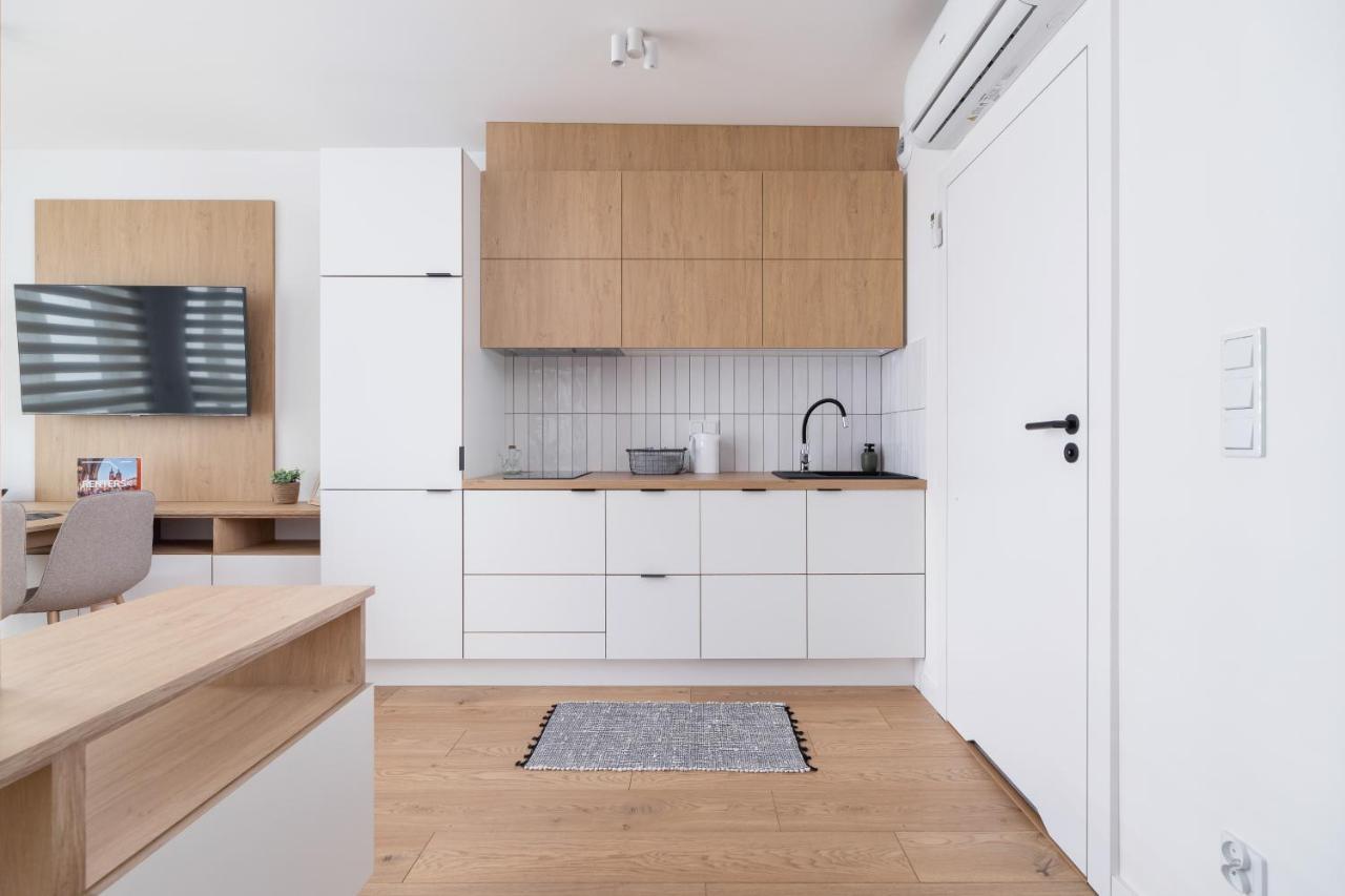 Apartment Studio With Ac Czarnowiejska By Renters Krakow