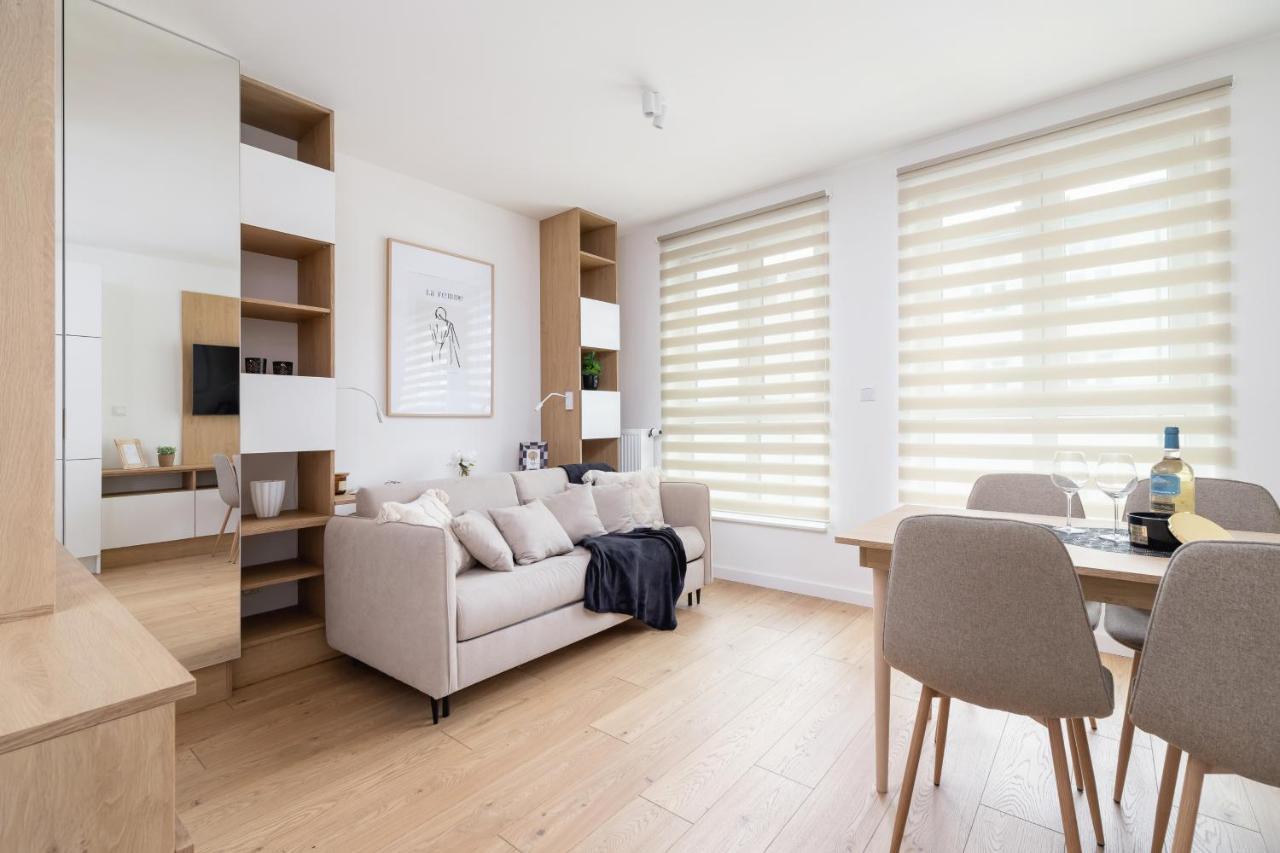 Apartment Studio With Ac Czarnowiejska By Renters Krakow