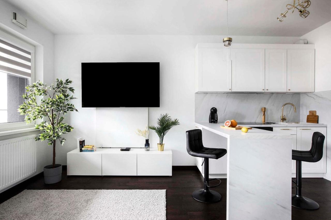 Apartment Cozy With Balcony Next To Vistula Boulevrads, Old Town *