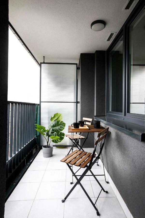 Cozy With Balcony Next To Vistula Boulevrads, Old Town Apartment *