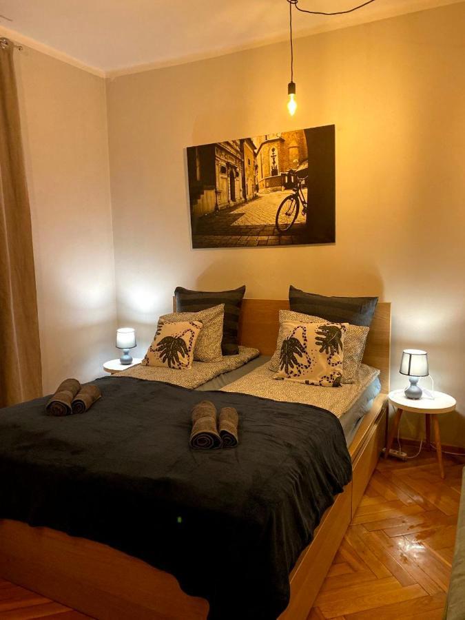 Apartment Lares And Penates *